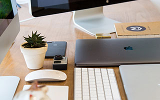 开云体育官网-西班牙网球队完胜美国队，西西帕斯耀眼表现点燃全场激情