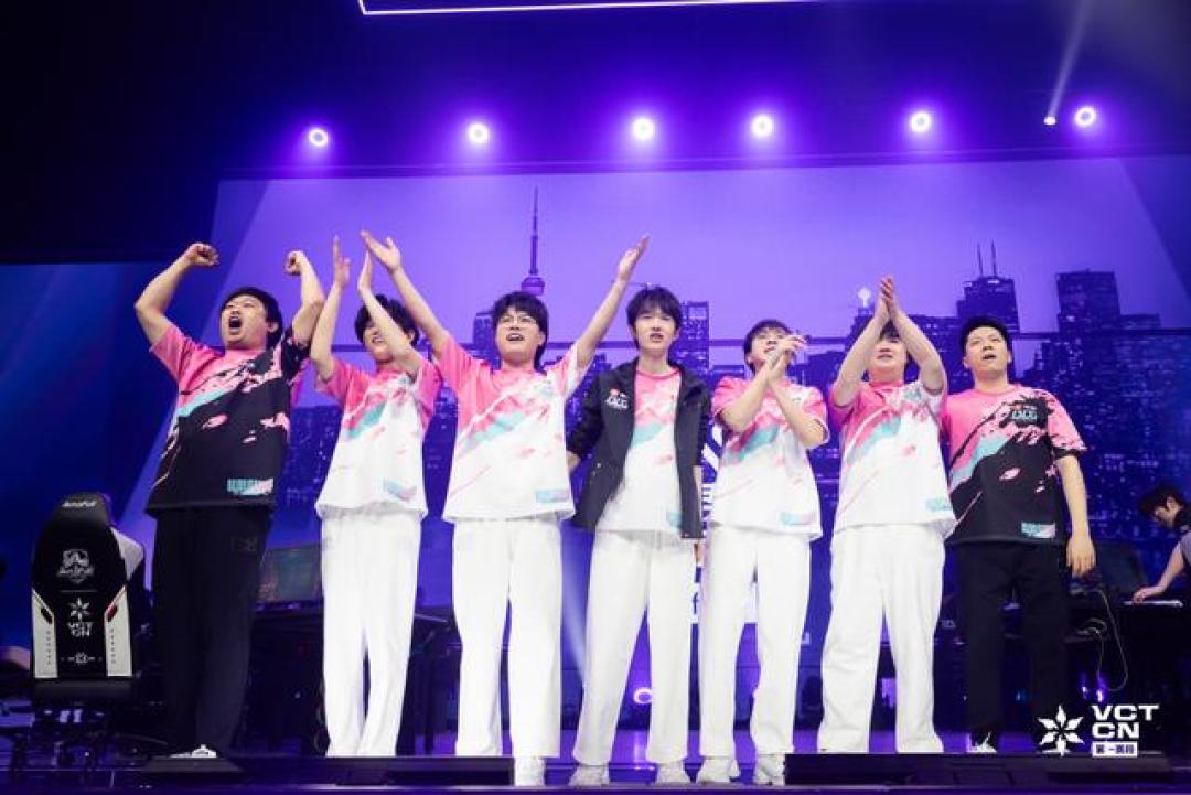 DK轻取EDG,Canyon打出惊人五杀激烈交锋淘汰赛,让粉丝疯狂欢呼 DK轻取EDG,Canyon打出惊人五杀激烈交锋淘汰赛,让粉丝疯狂欢呼